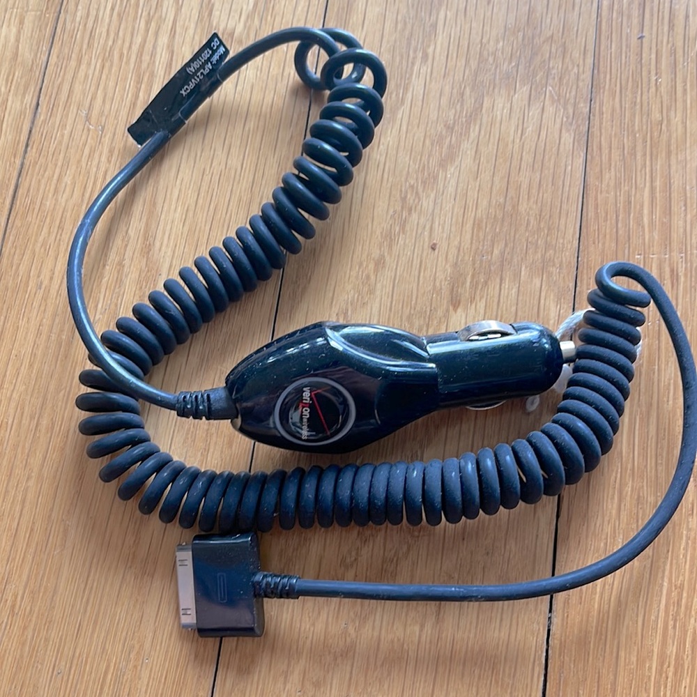 Verizon Car Cable Charger model: APL21VPCX DC 120110(A)